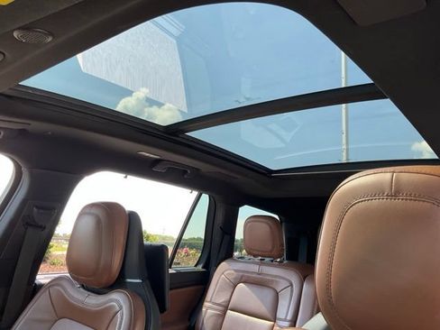 Used 2020 Lincoln Aviator Reserve w/ Equipment Group 202A AWD/4WD image 8