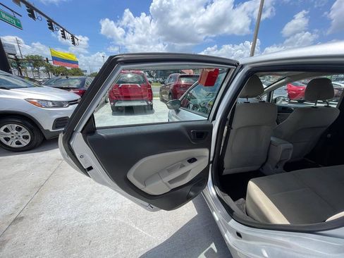 Used 2019 Ford Fiesta SE FWD image 8