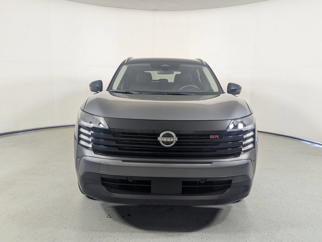 Used 2025 Nissan Kicks SR FWD image 2
