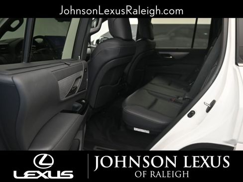 Used 2024 Lexus LX 600 F Sport image 12