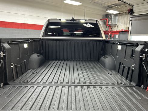 Used 2024 Toyota Tundra Platinum AWD/4WD image 32