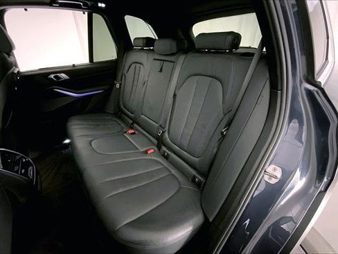 Used 2021 BMW X5 xDrive40i w/ Executive Package image 14