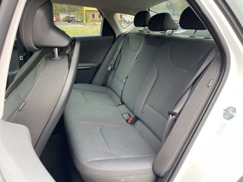 Used 2025 Kia K4 FWD image 19