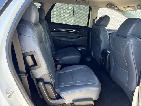 Used 2019 Buick Enclave Essence image 12