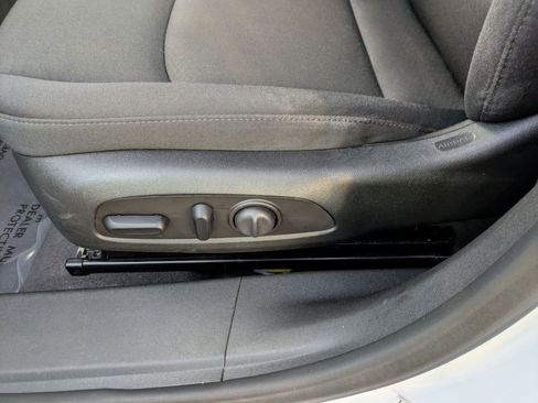 Used 2023 Chevrolet Malibu LT image 22