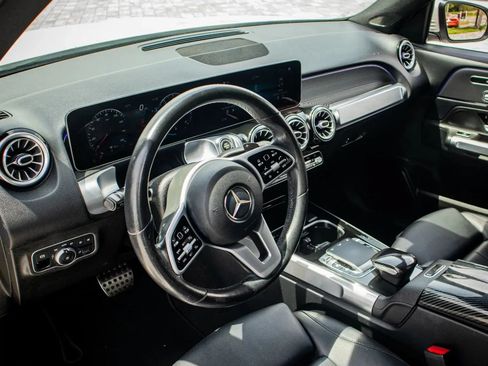 Used 2020 Mercedes-Benz GLB 250 w/ Premium Package image 30