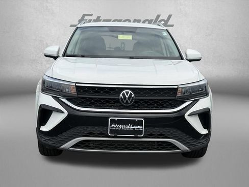 Used 2022 Volkswagen Taos SE AWD/4WD image 3