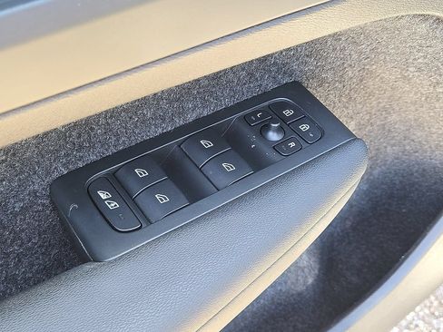 Certified 2023 Volvo XC40 Recharge Plus AWD/4WD image 22