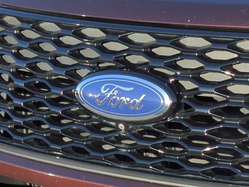 Used 2020 Ford Explorer ST w/ ST Street Pack image 16