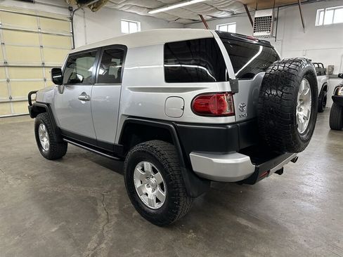 Used 2007 Toyota FJ Cruiser 4WD image 5