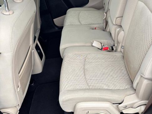 Used 2015 Dodge Journey SXT w/ Flexible Seating Group image 19