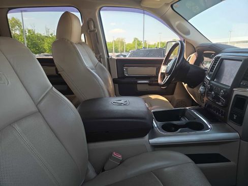 Used 2019 RAM 1500 Laramie w/ Convenience Group AWD/4WD image 4