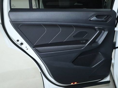 Certified 2024 Volkswagen Tiguan SE AWD/4WD image 13