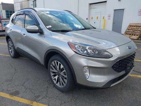 Certified 2021 Ford Escape Titanium AWD/4WD image 2