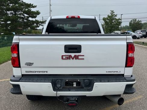 Used 2019 GMC Sierra 2500 Denali w/ Duramax Plus Package AWD/4WD image 6