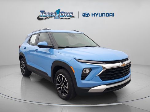 Used 2024 Chevrolet TrailBlazer LT image 1