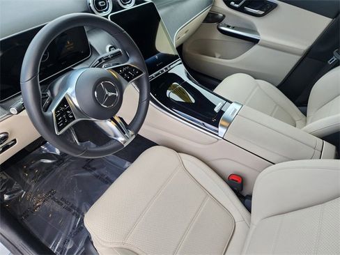 Certified 2025 Mercedes-Benz GLC 300 4MATIC image 7