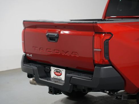 Certified 2025 Toyota Tacoma SR AWD/4WD image 9