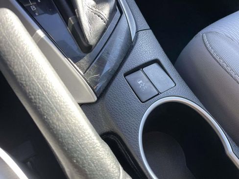 Used 2019 Toyota Corolla LE image 41