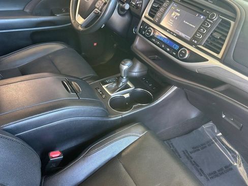 Used 2019 Toyota Highlander Limited Platinum AWD/4WD image 37