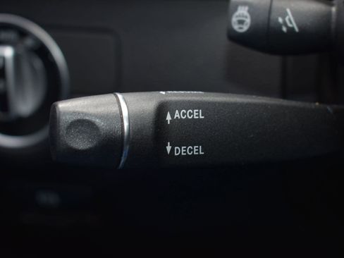 Used 2015 Mercedes-Benz ML 350 4MATIC image 23