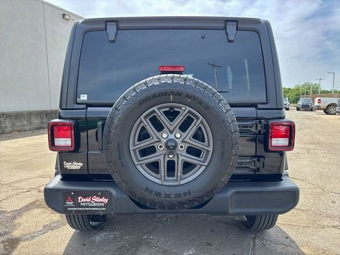 Used 2024 Jeep Wrangler Unlimited Sport AWD/4WD image 5