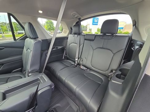 Used 2024 Honda Pilot Elite image 17