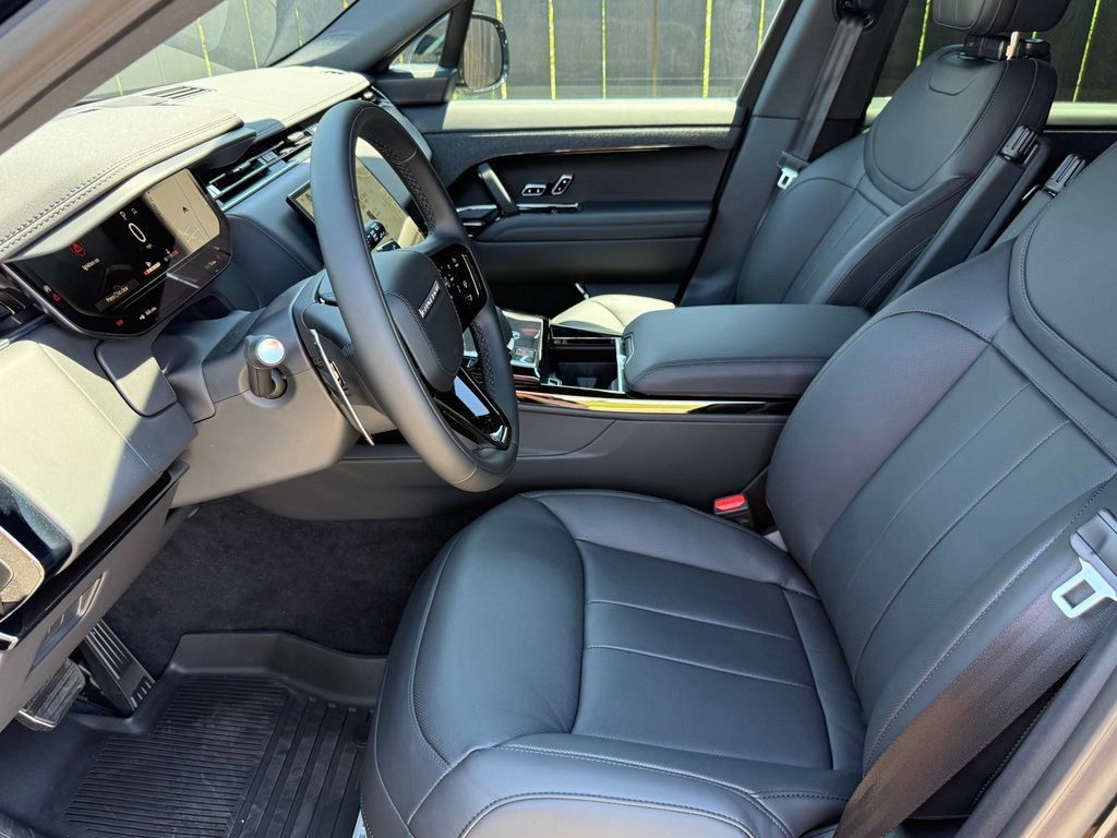 New 2026 Land Rover Range Rover Sport Dynamic SE AWD/4WD image 10