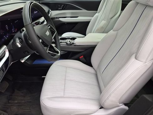 New 2026 Cadillac Lyriq Sport w/ LPO, Floor Liner Package AWD/4WD image 20