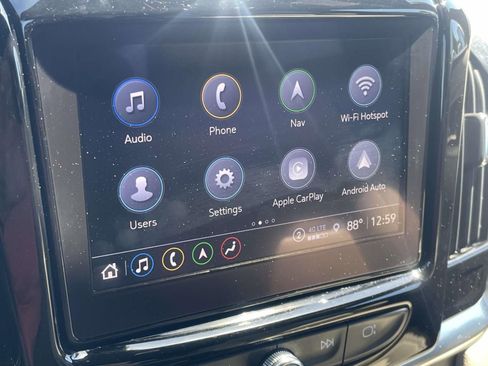 Used 2022 Chevrolet Traverse LT w/ LT Premium Package image 16