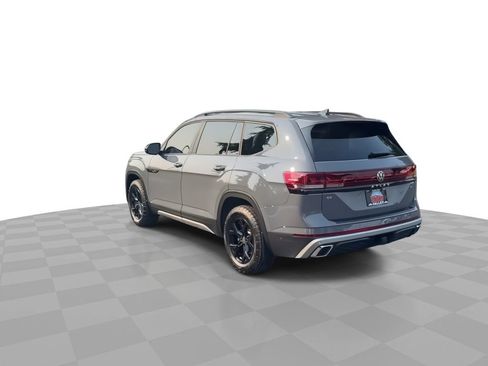 Used 2026 Volkswagen Atlas Peak Edition AWD/4WD image 6
