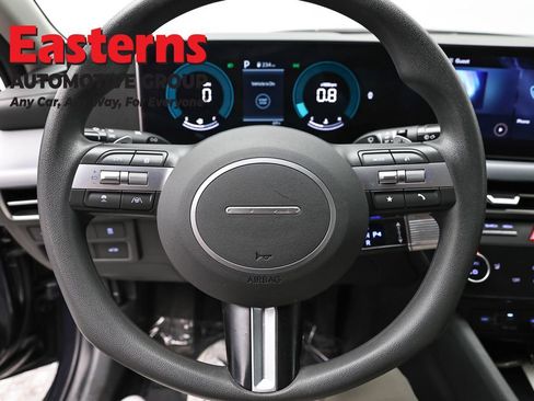 Used 2025 Hyundai Sonata SEL FWD image 10