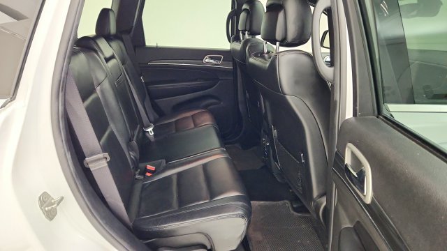 Used 2020 Jeep Grand Cherokee Limited AWD/4WD image 25