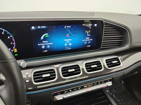 Used 2023 Mercedes-Benz GLS 450 4MATIC image 10
