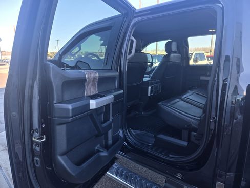 Used 2019 Ford F250 Lariat w/ Lariat Ultimate Package image 12