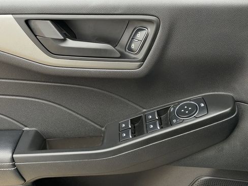 Used 2025 Ford Escape Active image 23