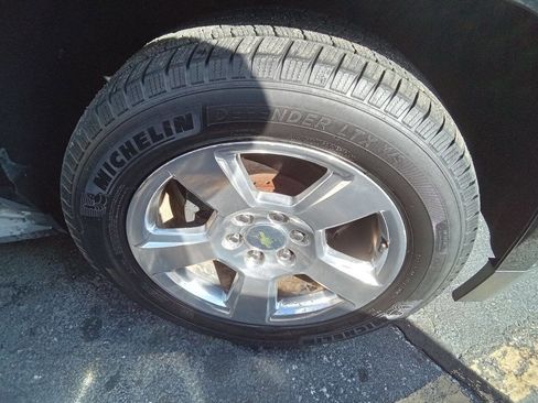 Used 2015 Chevrolet Tahoe LT image 17