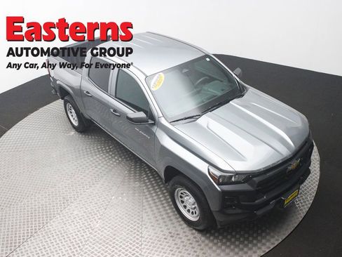 Used 2024 Chevrolet Colorado W/T RWD image 3