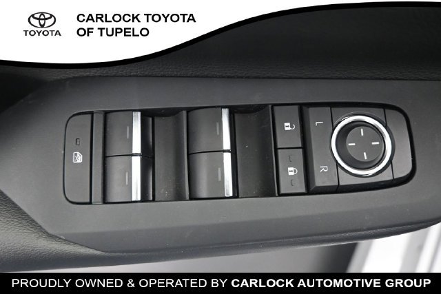 Used 2026 Toyota Prius Plug-In Hybrid FWD image 23