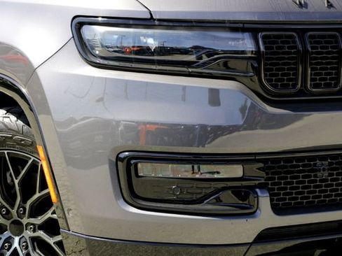 Used 2023 Jeep Wagoneer Series II w/ Convenience Group I image 3