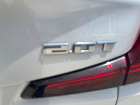 Used 2019 Cadillac XT4 Premium Luxury w/ Cold Weather Package FWD image 4