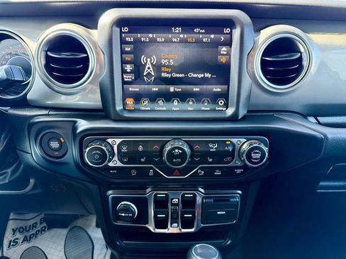 Used 2022 Jeep Gladiator Overland w/ Dual Top Group image 19