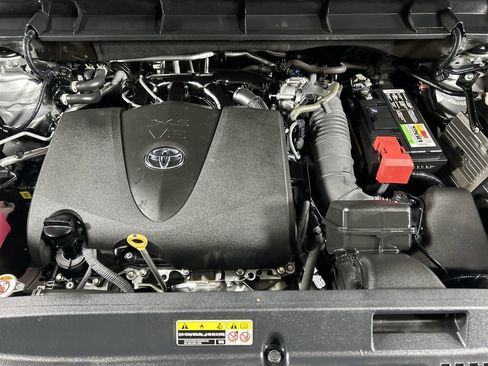 Used 2022 Toyota Highlander XSE image 11