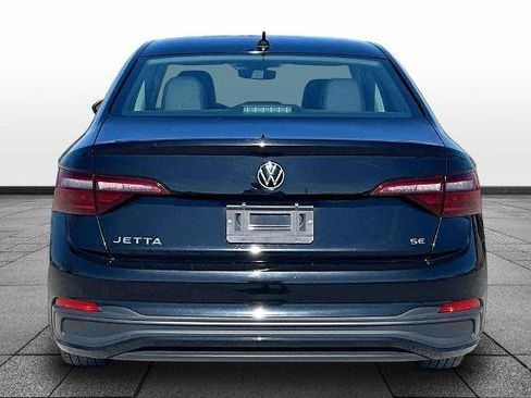 Used 2024 Volkswagen Jetta SE FWD image 4