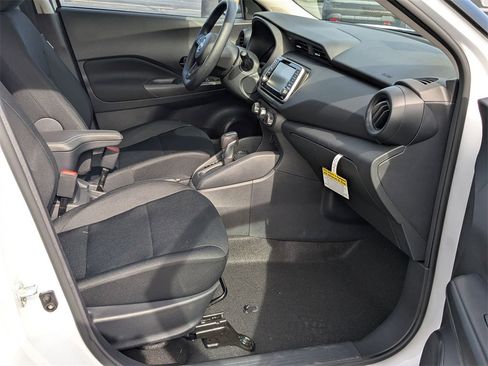 New 2025 Nissan Kicks Play S image 21
