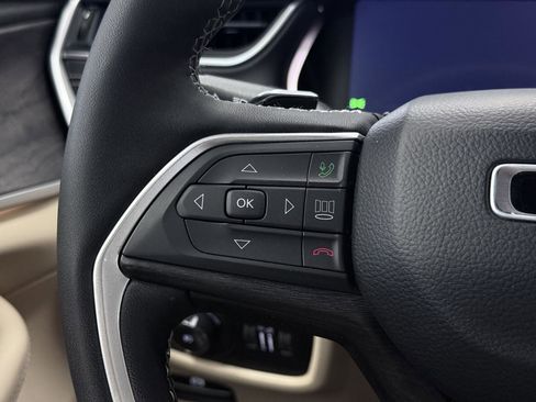 Used 2024 Jeep Grand Cherokee L Limited image 50