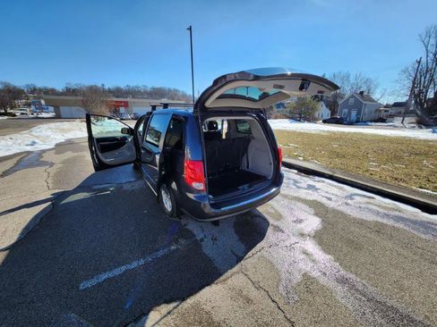 Used 2013 Dodge Grand Caravan SE image 29