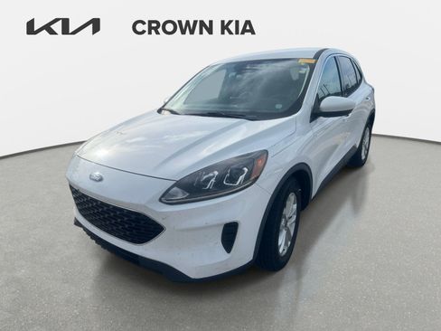 Used 2020 Ford Escape SE FWD image 2
