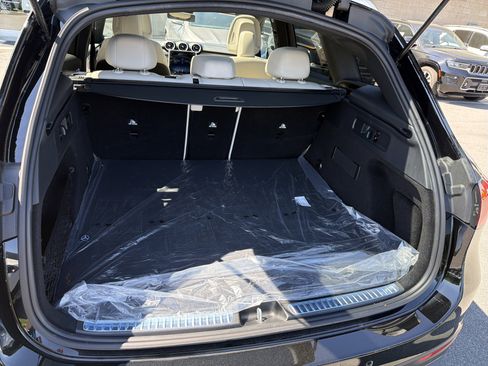 Used 2026 Mercedes-Benz GLC 300 4MATIC image 25