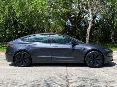 Used 2024 Tesla Model 3 Standard Range image 9